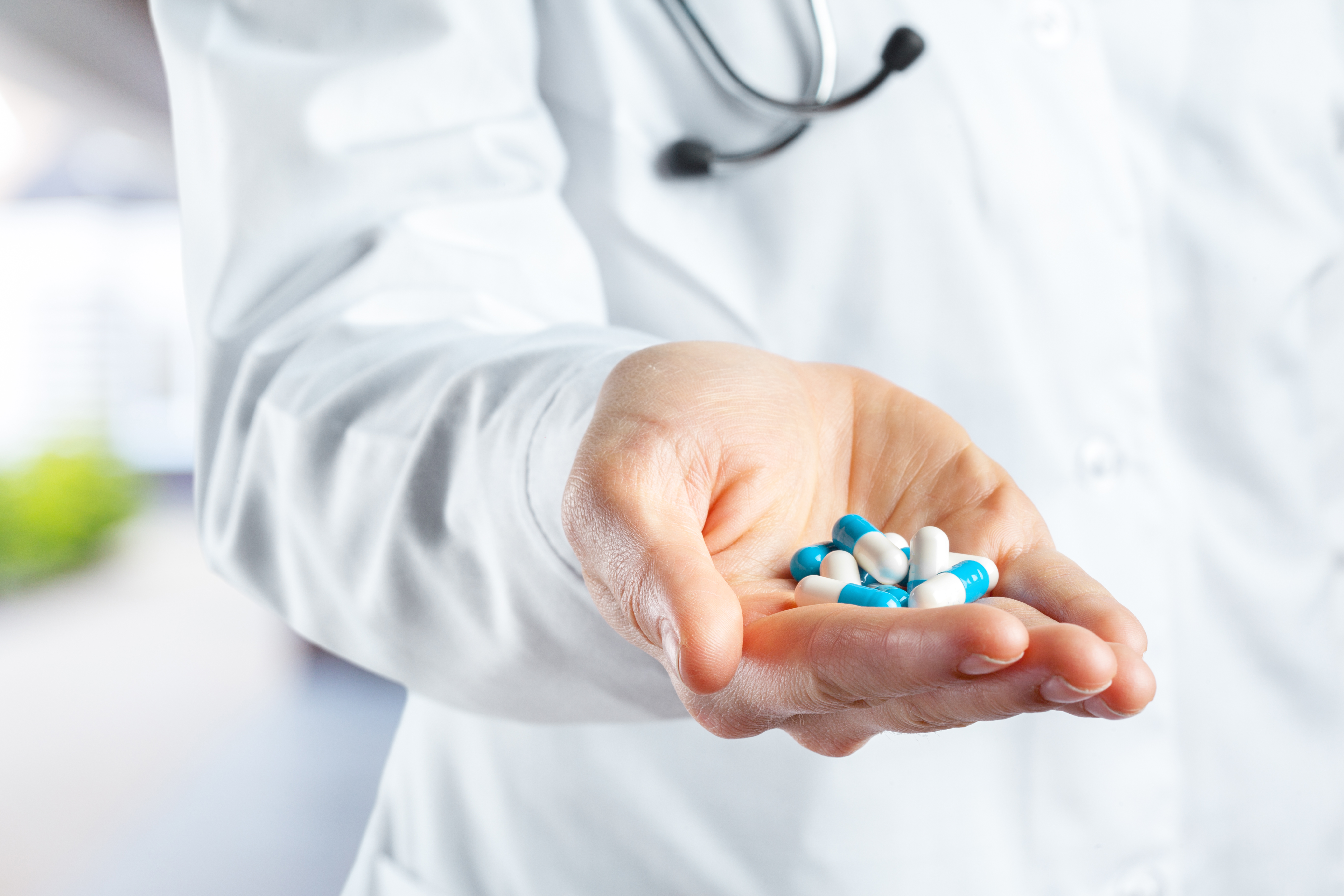 بطاقة خدمة البحث عن الصيدليات - اكتشف الصيدليات القريبة منك مع خدمات التوصيل المتاحة